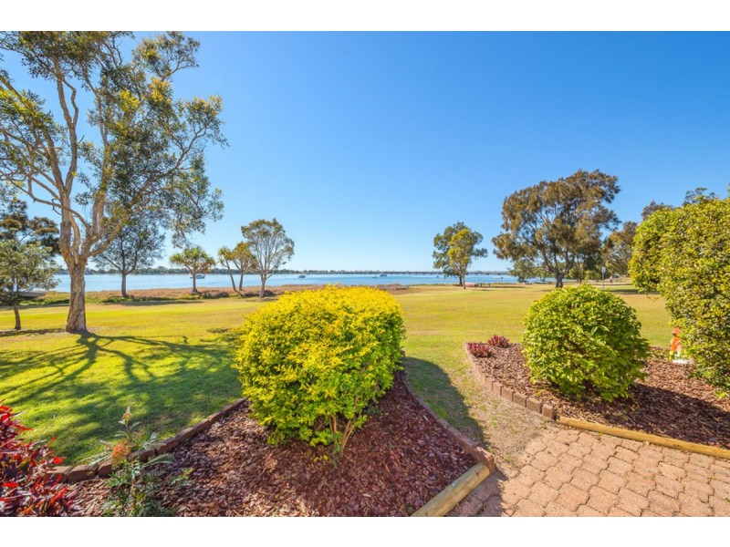 5/16 Spinnaker Drive, Sandstone Point QLD 4511