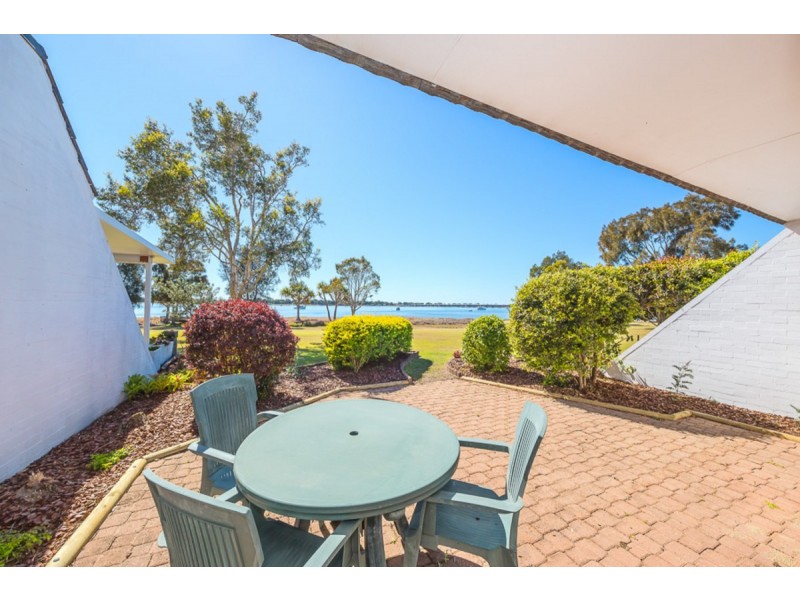 5/16 Spinnaker Drive, Sandstone Point QLD 4511