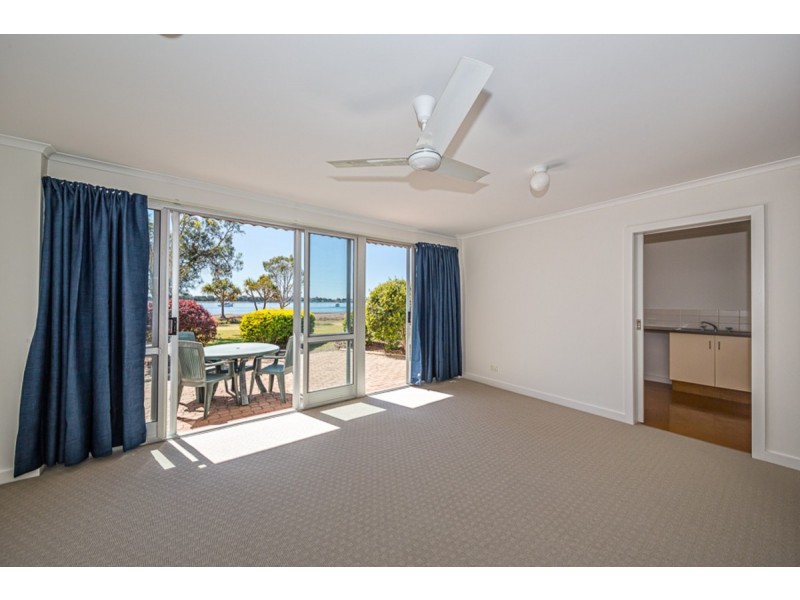 5/16 Spinnaker Drive, Sandstone Point QLD 4511
