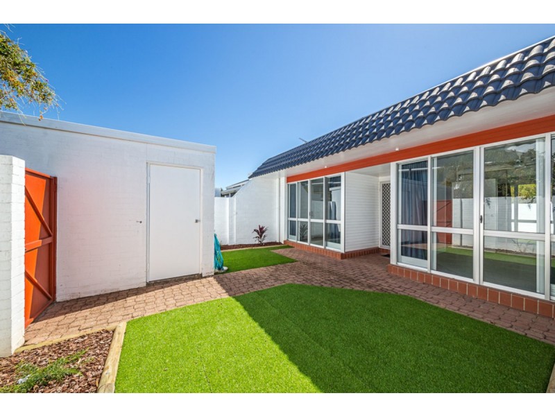 5/16 Spinnaker Drive, Sandstone Point QLD 4511