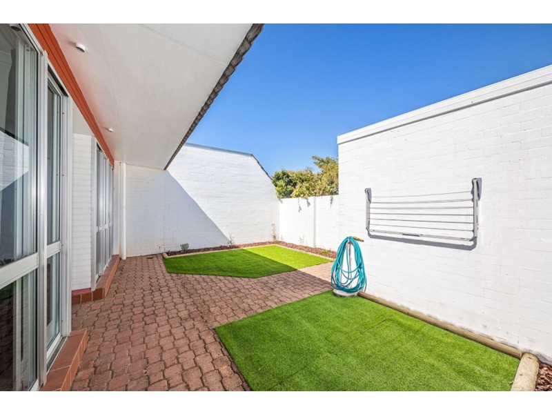 5/16 Spinnaker Drive, Sandstone Point QLD 4511
