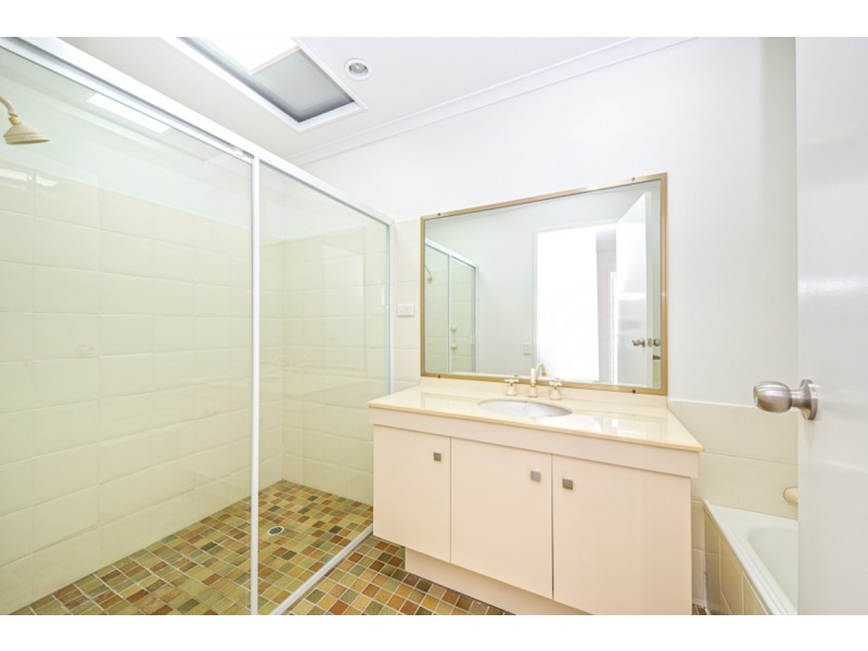 5/16 Spinnaker Drive, Sandstone Point QLD 4511