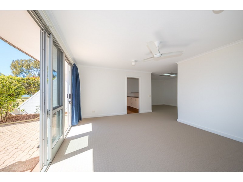5/16 Spinnaker Drive, Sandstone Point QLD 4511