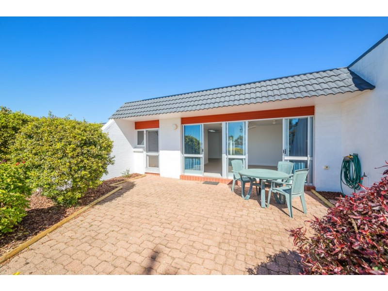5/16 Spinnaker Drive, Sandstone Point QLD 4511