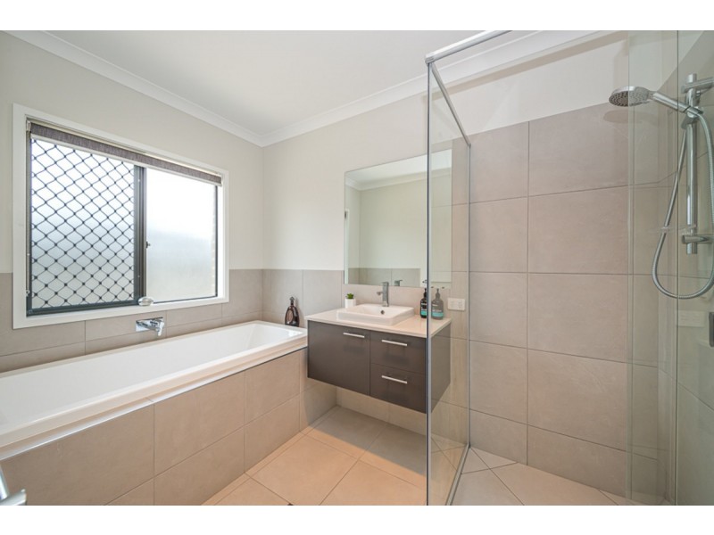 42 Ashleigh Street, Caboolture QLD 4510