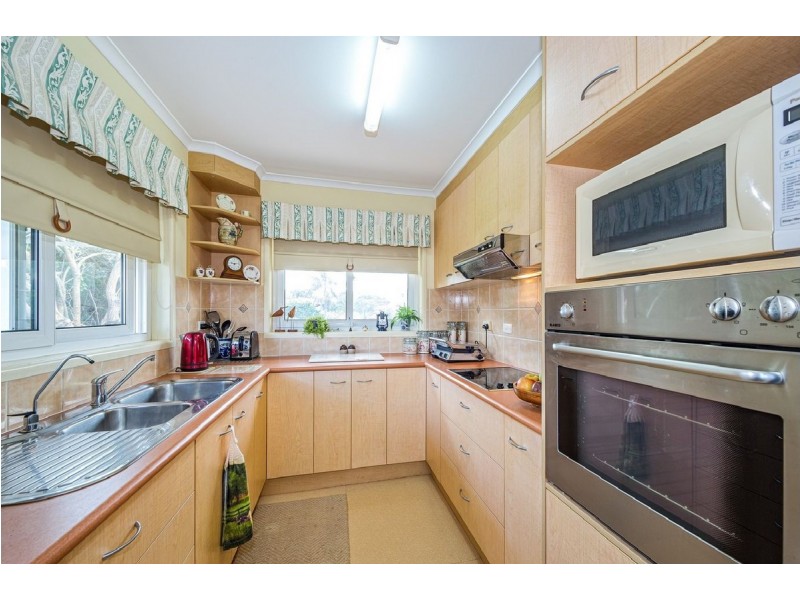 10 Brookes Crescent, Woorim QLD 4507