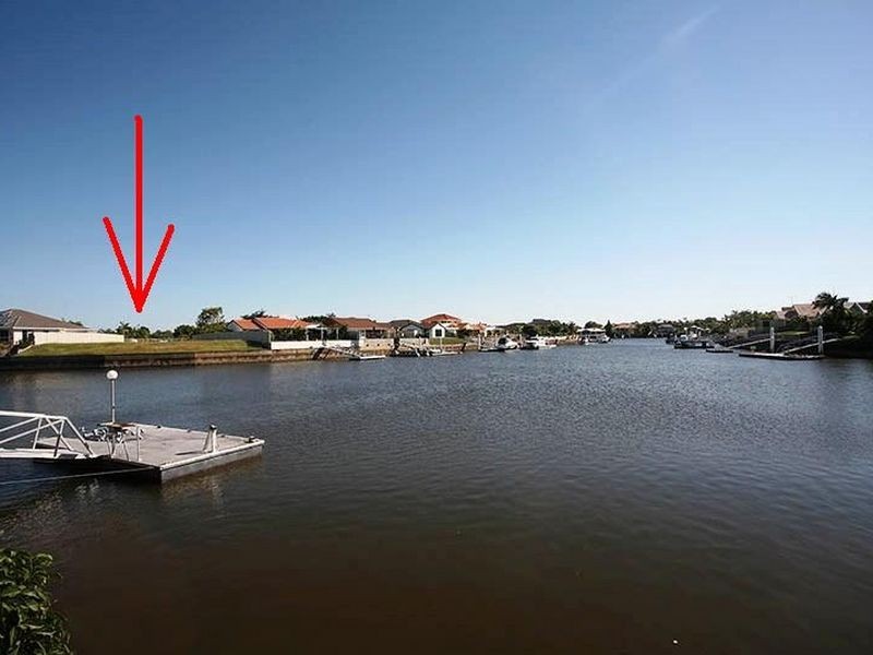 60 Island Parade, Bribie Island QLD 4507