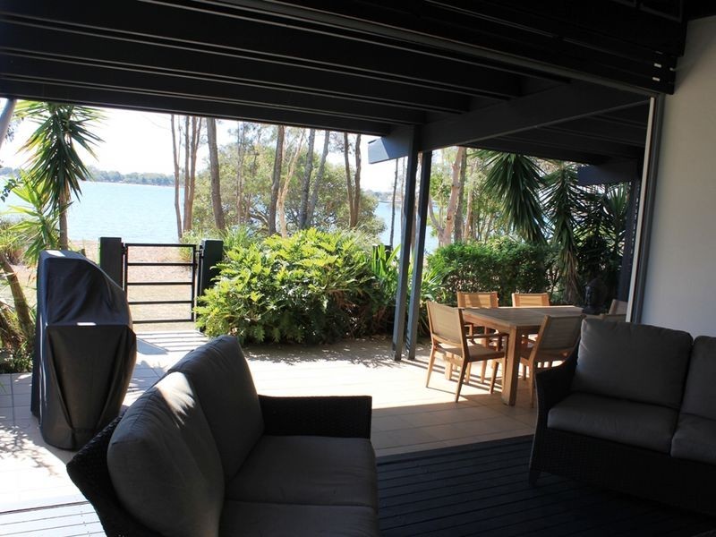 112/8 Spinnaker Dr, Sandstone Point QLD 4511