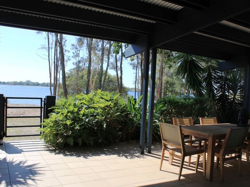 112/8 Spinnaker Dr, Sandstone Point QLD 4511