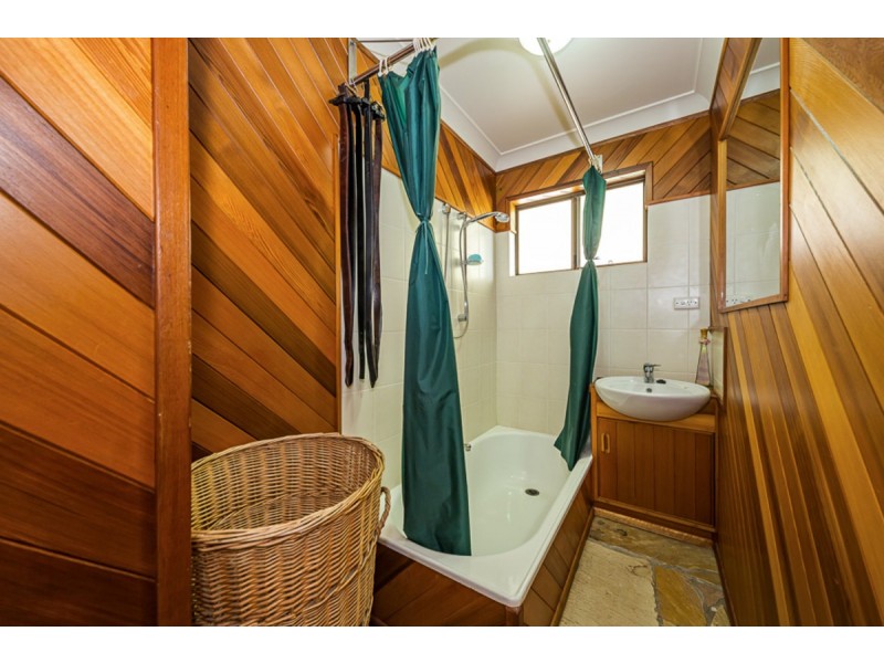 32 Brookes Crescent, Woorim QLD 4507