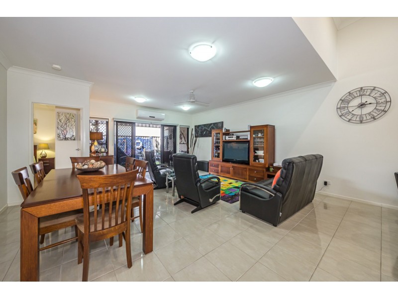 11/4 Kal-Ma-Kuta Drive, Sandstone Point QLD 4511