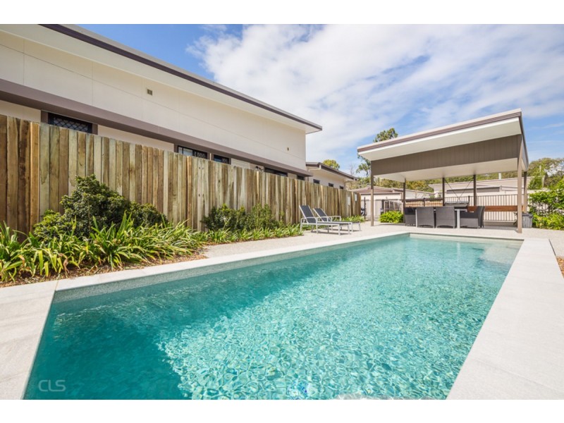 11/4 Kal-Ma-Kuta Drive, Sandstone Point QLD 4511