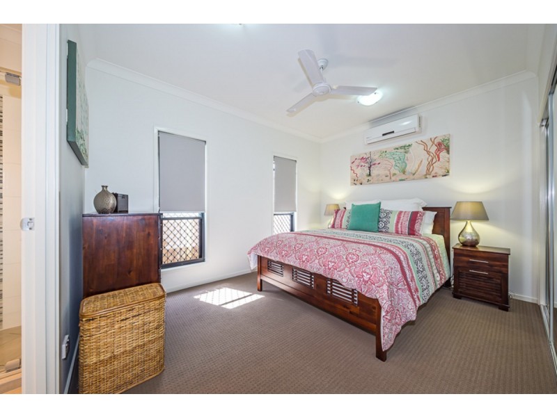 11/4 Kal-Ma-Kuta Drive, Sandstone Point QLD 4511