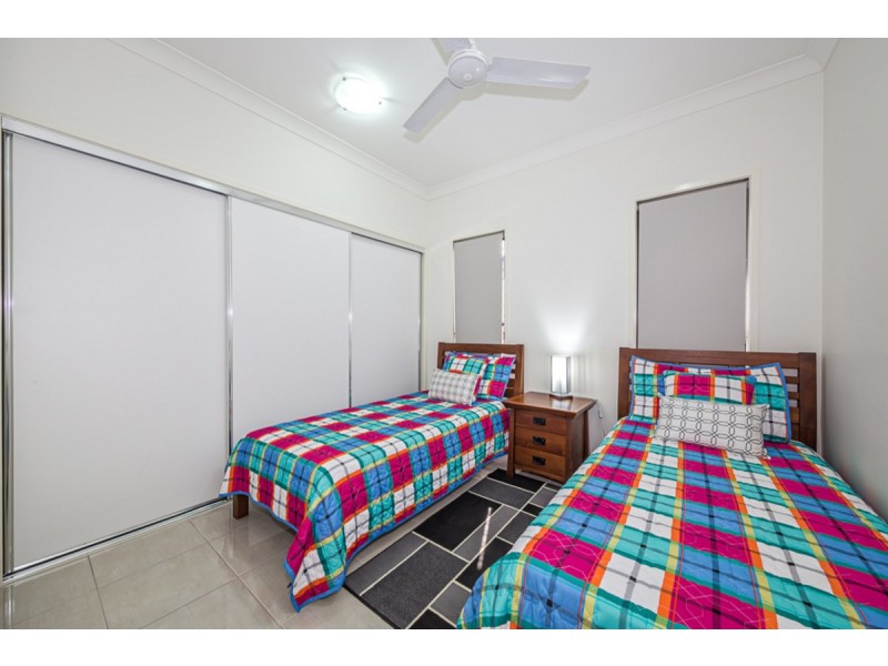 11/4 Kal-Ma-Kuta Drive, Sandstone Point QLD 4511