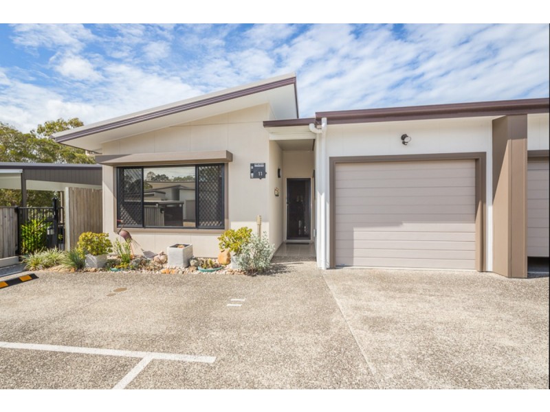 11/4 Kal-Ma-Kuta Drive, Sandstone Point QLD 4511