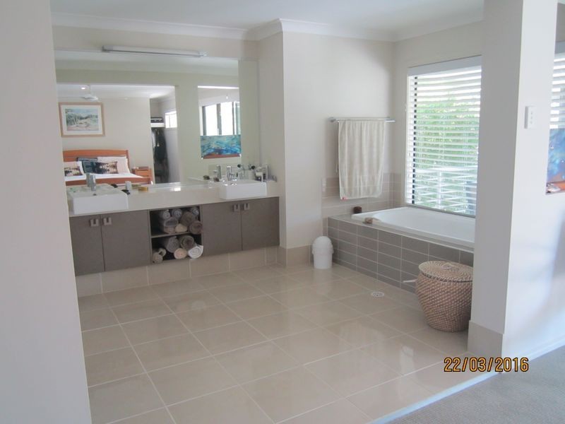 Sandstone Point QLD 4511