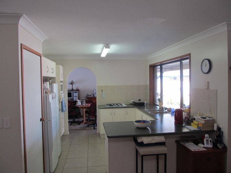 15 Carter Court, Sandstone Point QLD 4511