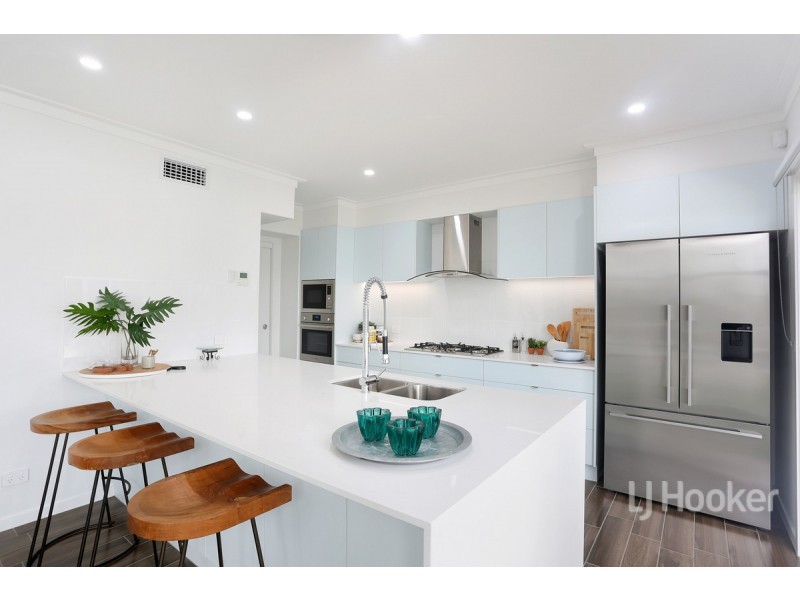 33 The Peninsula, Banksia Beach QLD 4507