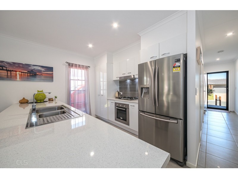 25 Bora Place, Ningi QLD 4511