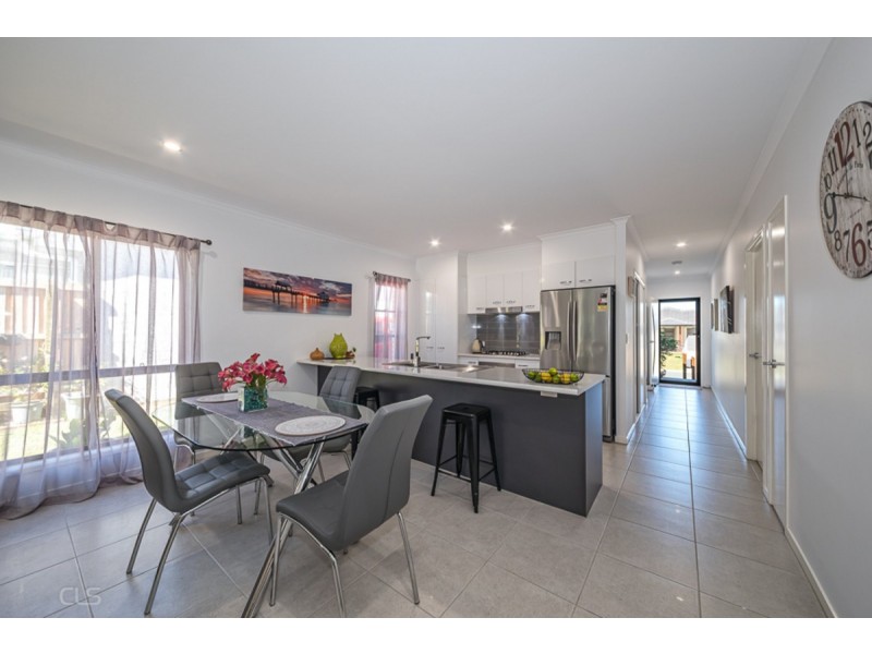 25 Bora Place, Ningi QLD 4511