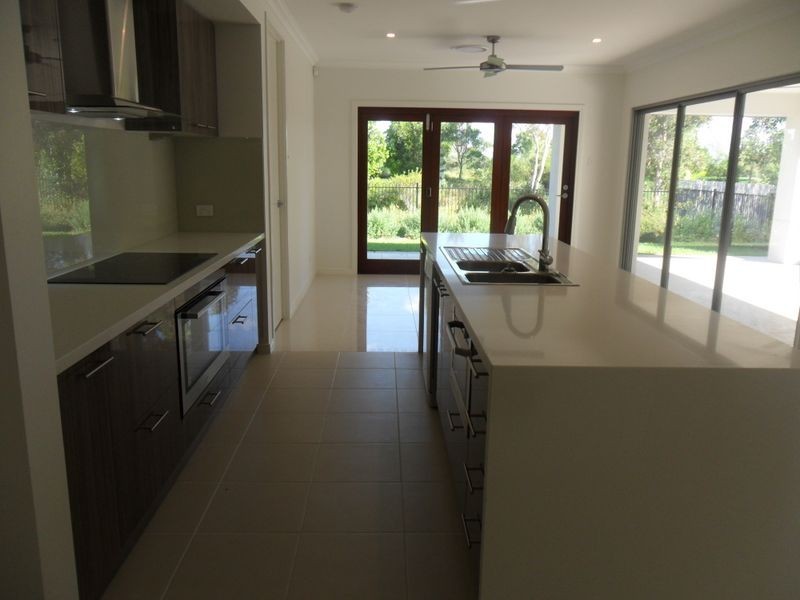 21 Vanillalily Close, Banksia Beach QLD 4507