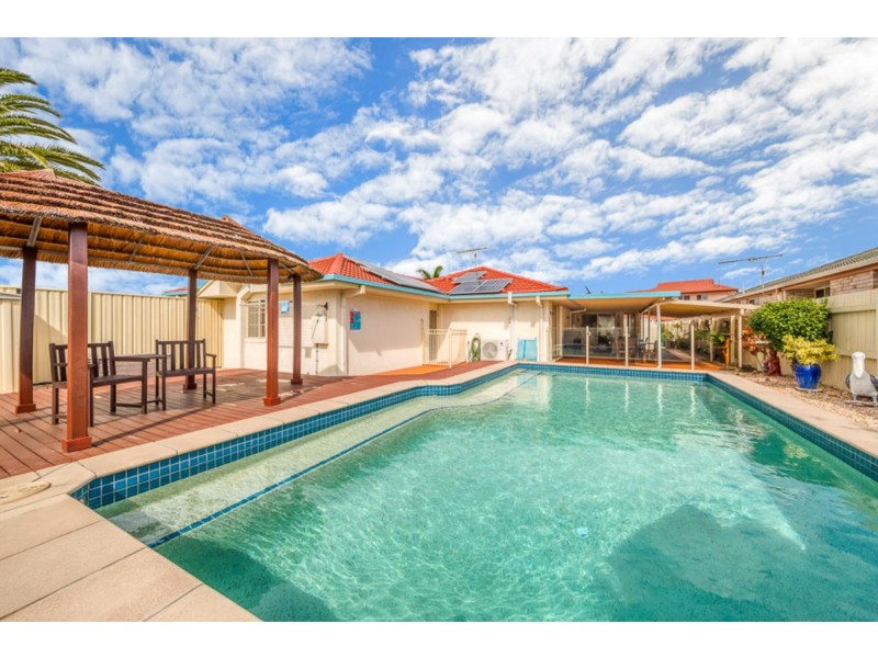 2 Headsail Drive, Banksia Beach QLD 4507