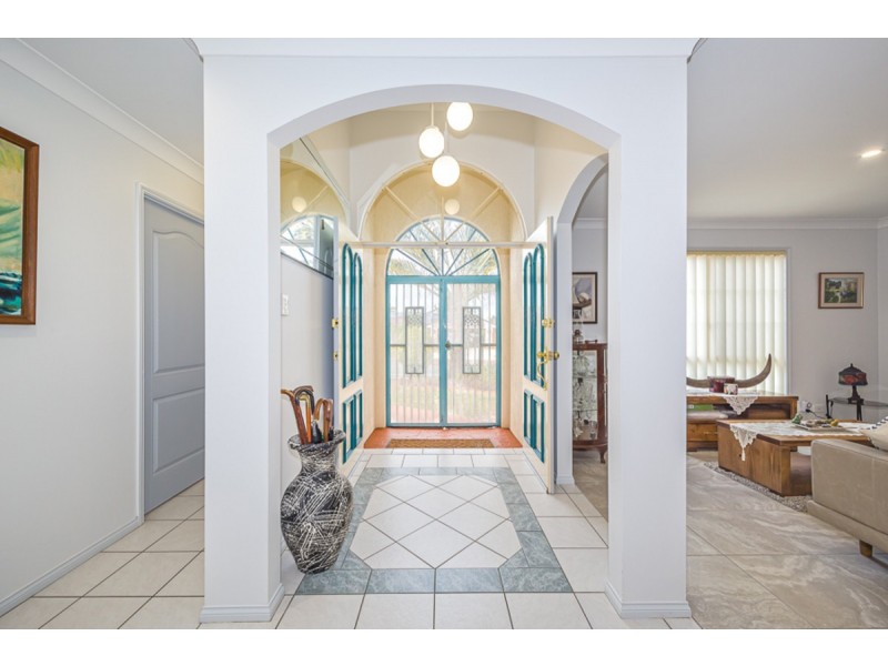 2 Headsail Drive, Banksia Beach QLD 4507