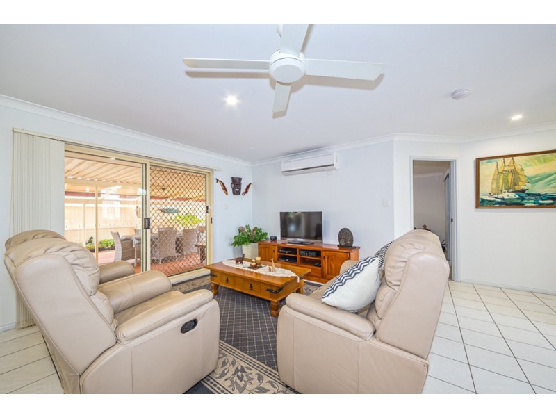 2 Headsail Drive, Banksia Beach QLD 4507