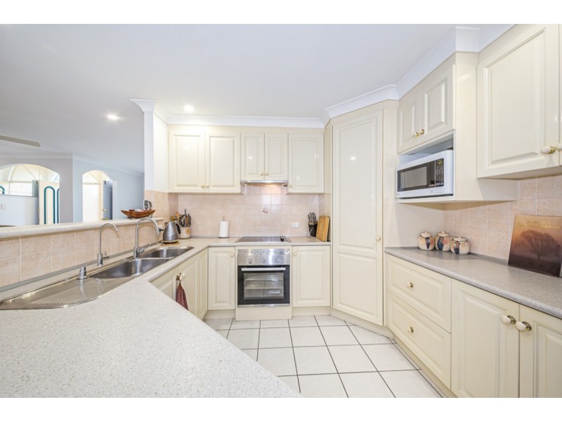 2 Headsail Drive, Banksia Beach QLD 4507