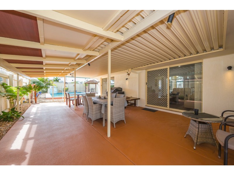 2 Headsail Drive, Banksia Beach QLD 4507