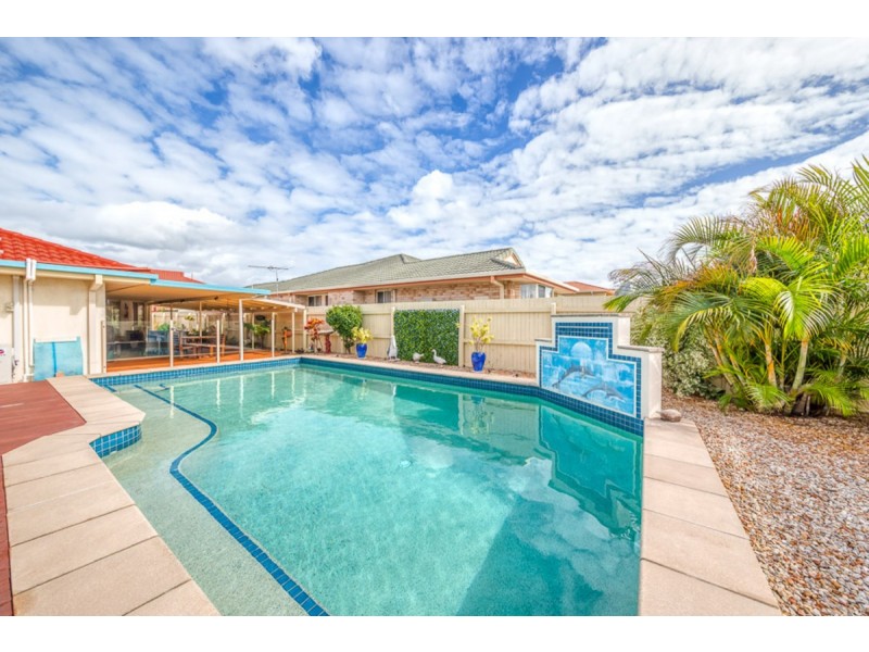 2 Headsail Drive, Banksia Beach QLD 4507