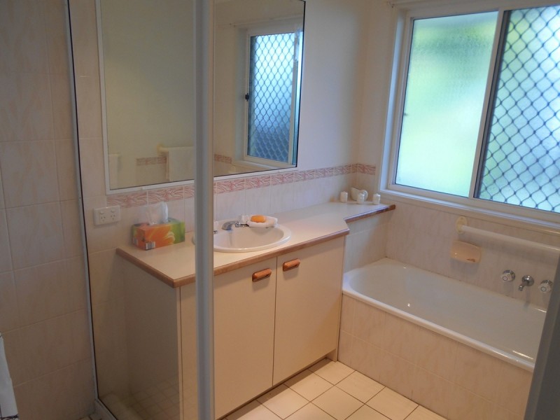 1/5 Chiltern Place, Sandstone Point QLD 4511