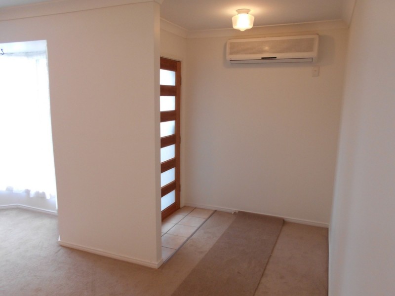 1/5 Chiltern Place, Sandstone Point QLD 4511
