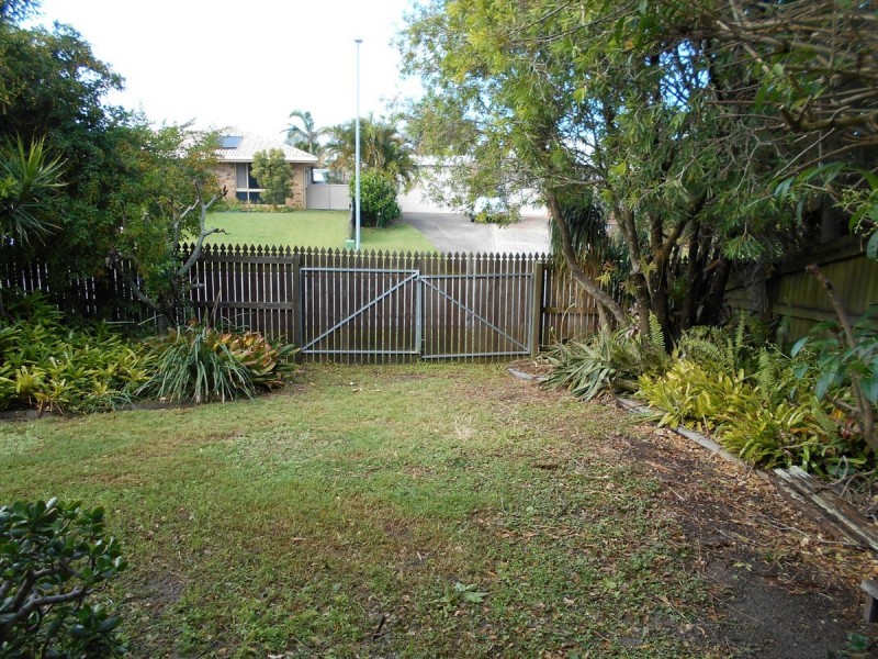 1/5 Chiltern Place, Sandstone Point QLD 4511