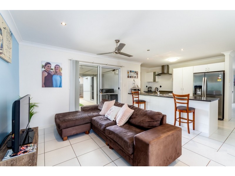 2 Harmony Avenue, Bongaree QLD 4507