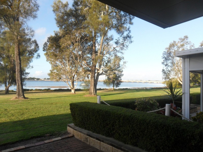 19A/16 Spinnaker Drive, Sandstone Point QLD 4511