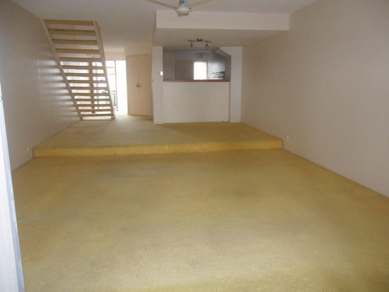 19A/16 Spinnaker Drive, Sandstone Point QLD 4511