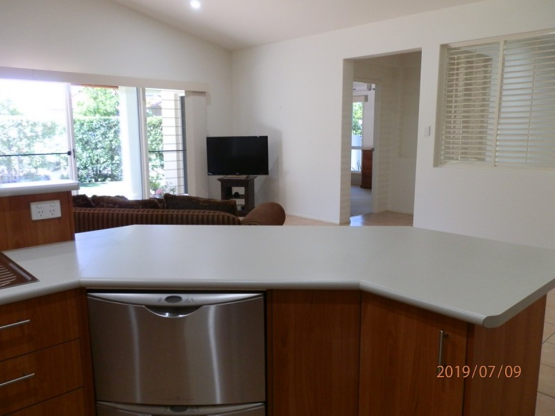 2 Seahorse Court, Banksia Beach QLD 4507