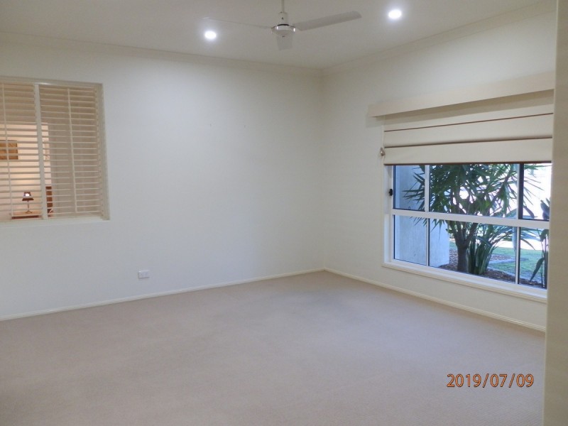 2 Seahorse Court, Banksia Beach QLD 4507
