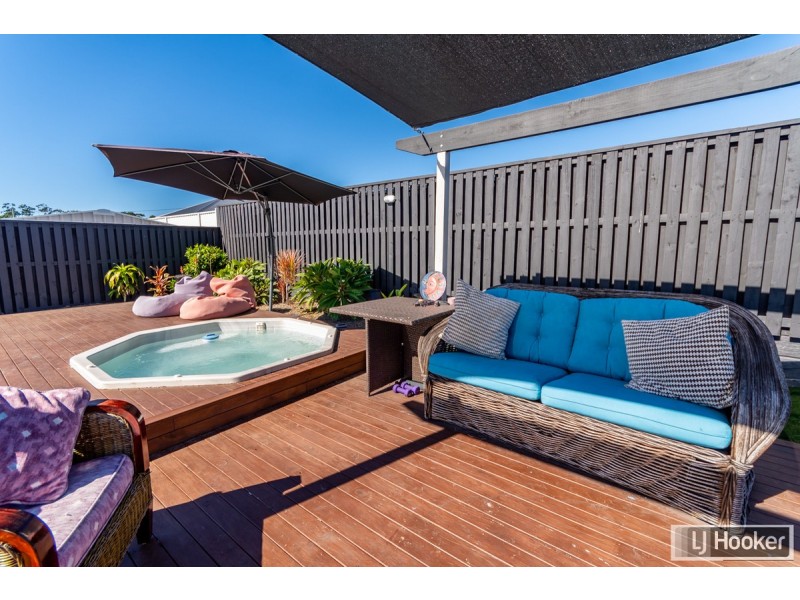 50 Caraway Crescent, Banksia Beach QLD 4507