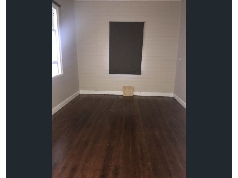 2 Bishop Road, Beachmere QLD 4510