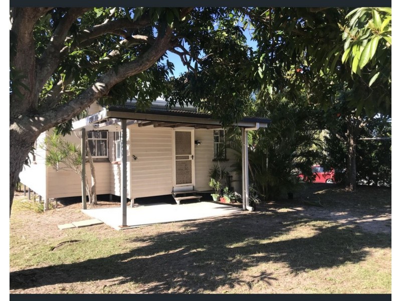 2 Bishop Road, Beachmere QLD 4510