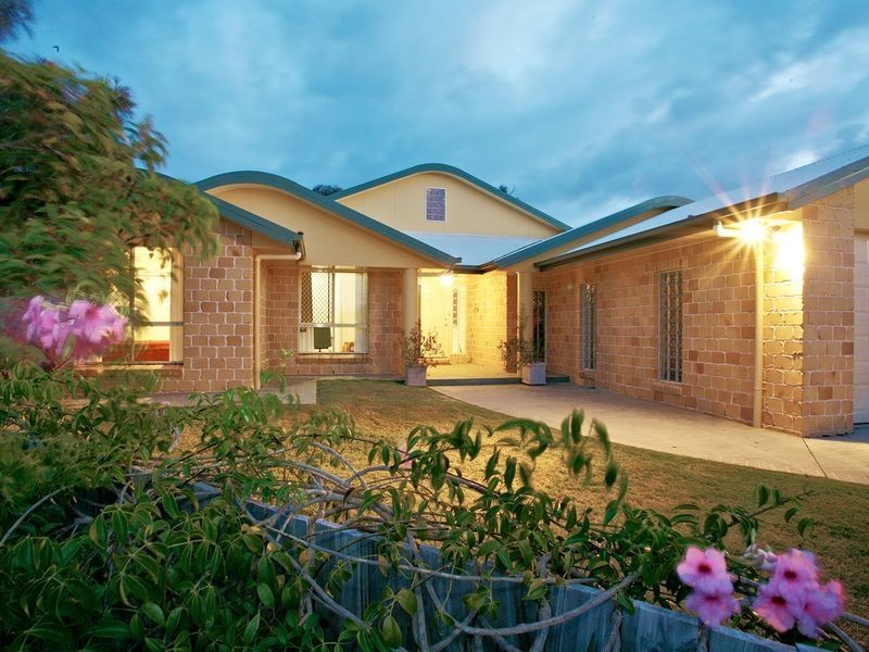 12 Sunbrite Court, Sandstone Point QLD 4511