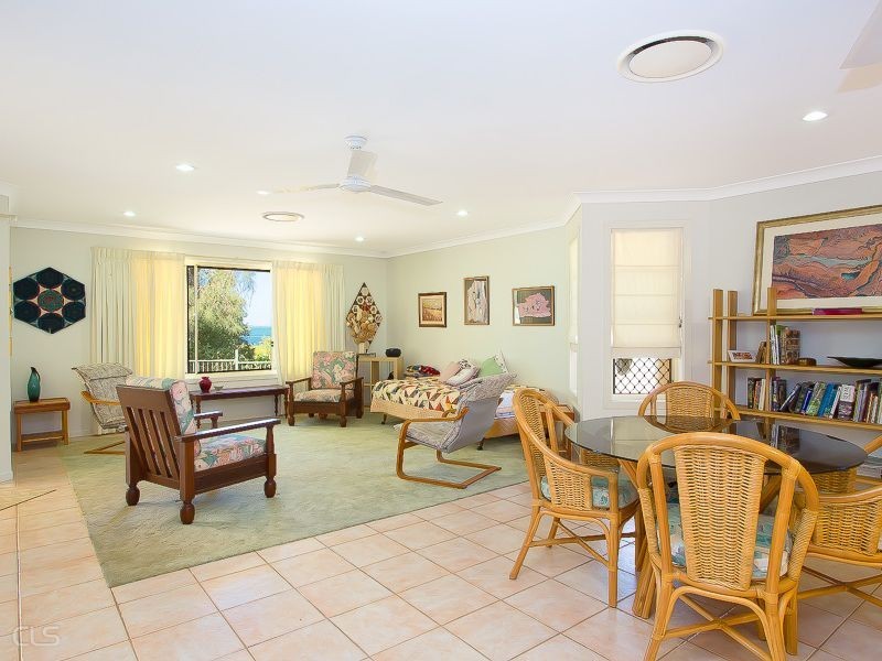 12 Sunbrite Court, Sandstone Point QLD 4511