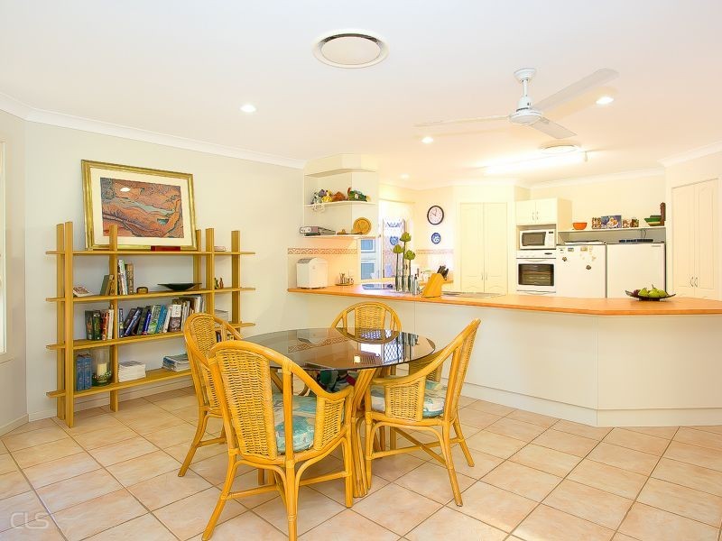 12 Sunbrite Court, Sandstone Point QLD 4511