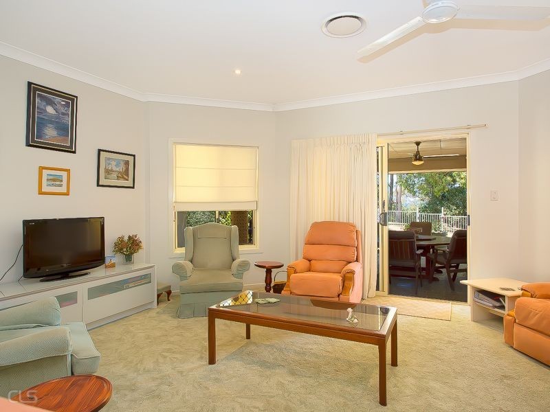 12 Sunbrite Court, Sandstone Point QLD 4511