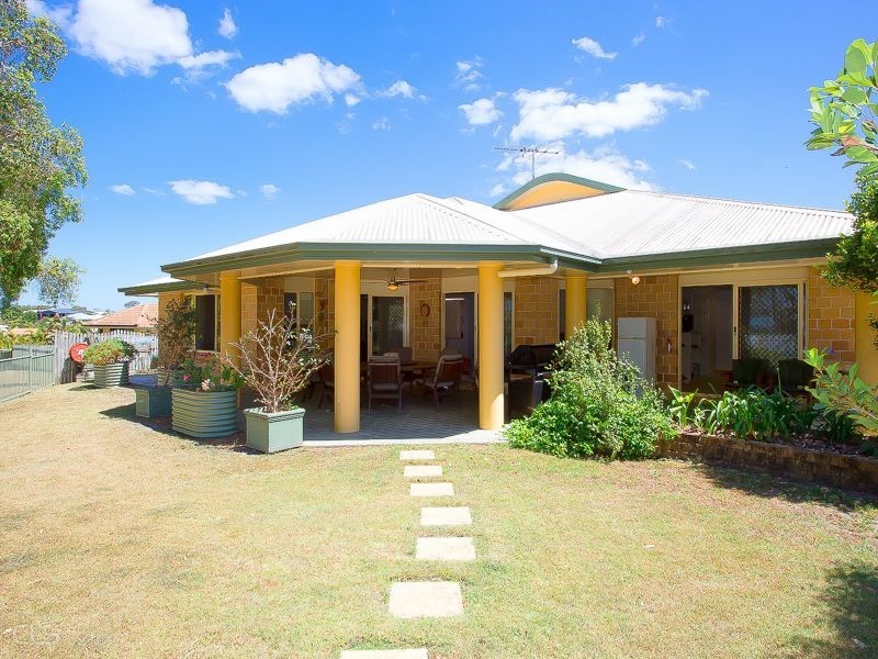 12 Sunbrite Court, Sandstone Point QLD 4511