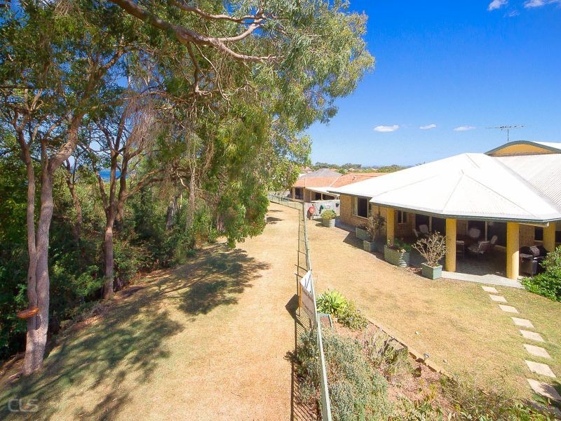 12 Sunbrite Court, Sandstone Point QLD 4511