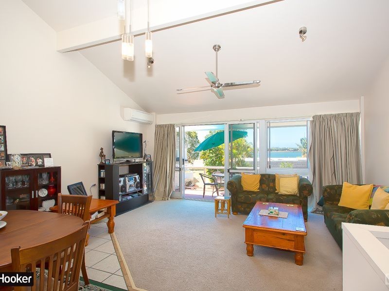 21/10B Spinnaker Drive, Sandstone Point QLD 4511