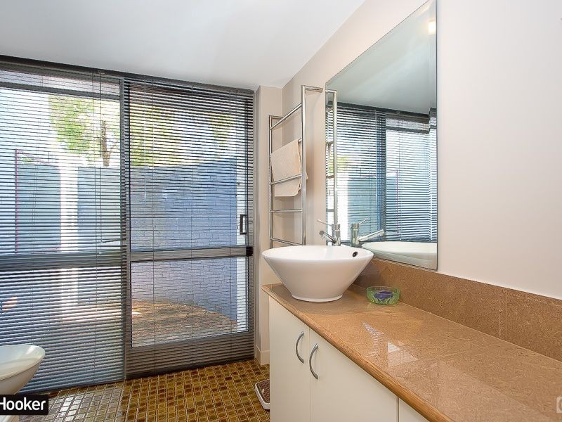 21/10B Spinnaker Drive, Sandstone Point QLD 4511